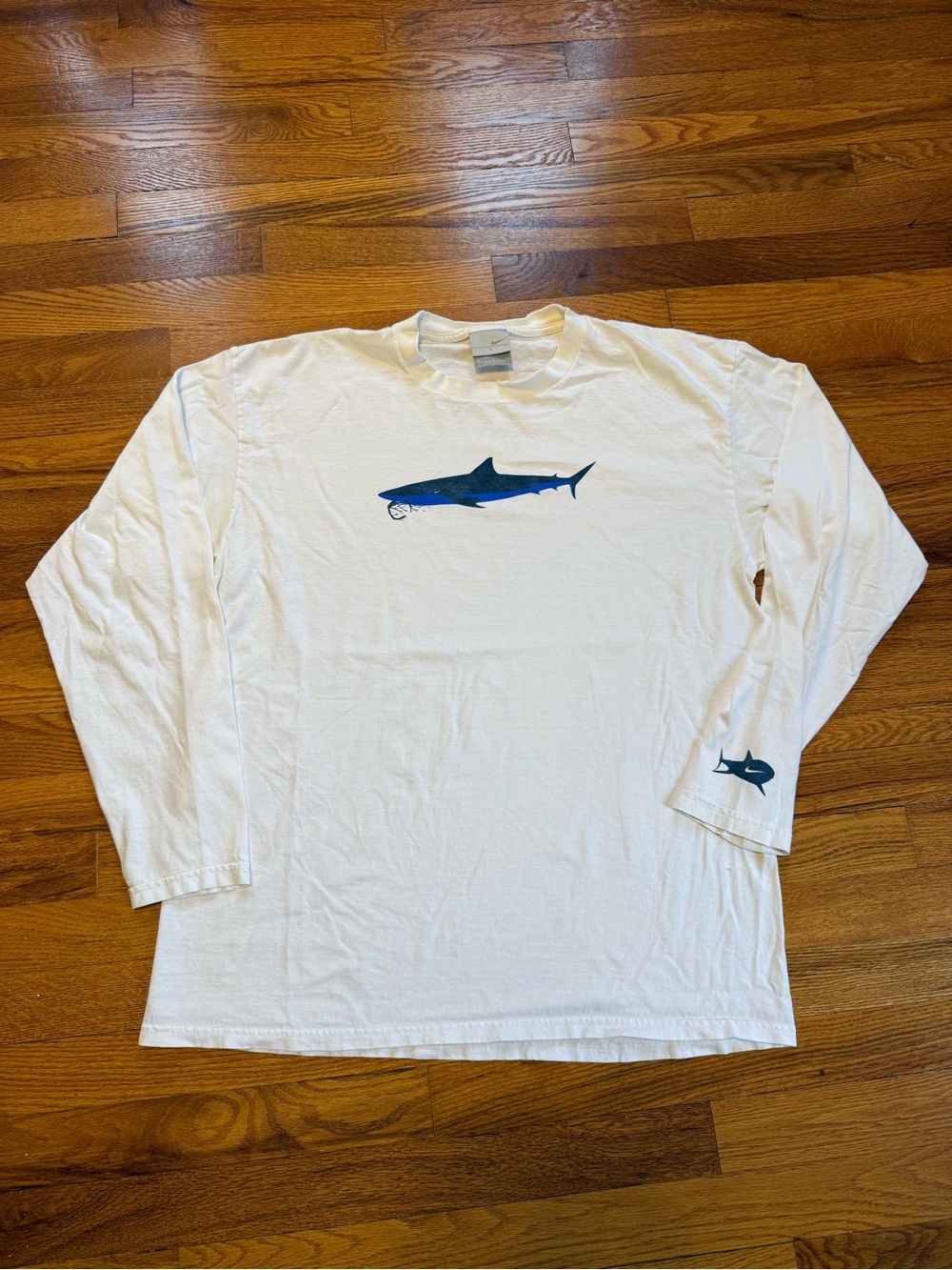 Vintage 90s Nike Shark T-shirt, Rare Long Sleeve Basketball Y2K Check (Large)